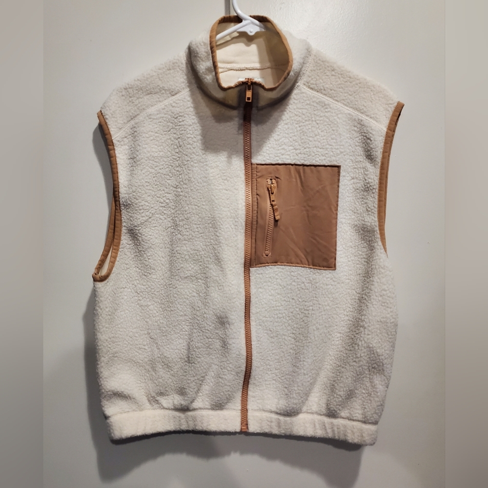 SO Cream and Tan Fleece Vest Medium